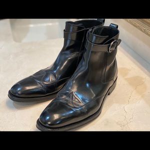 Men’s Ferragamo buckle boots in great condition.